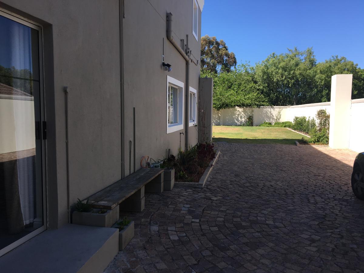 African Palm Cottage And Guesthouse Durbanville Εξωτερικό φωτογραφία