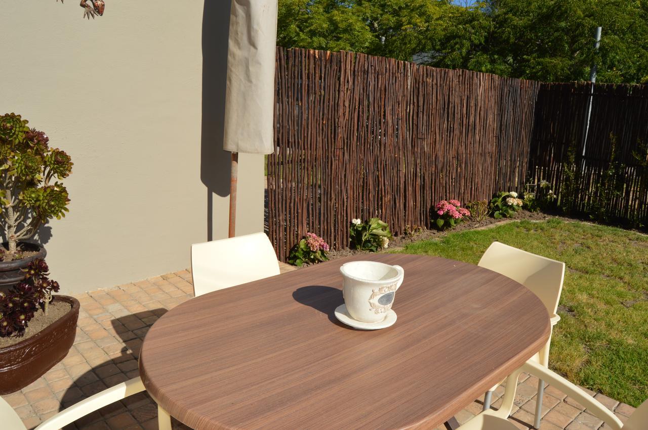 African Palm Cottage And Guesthouse Durbanville Εξωτερικό φωτογραφία